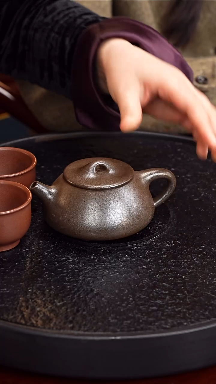 茶壶紫砂陈红 石瓢53 紫檀泥柴烧 230毫升 配两只杯