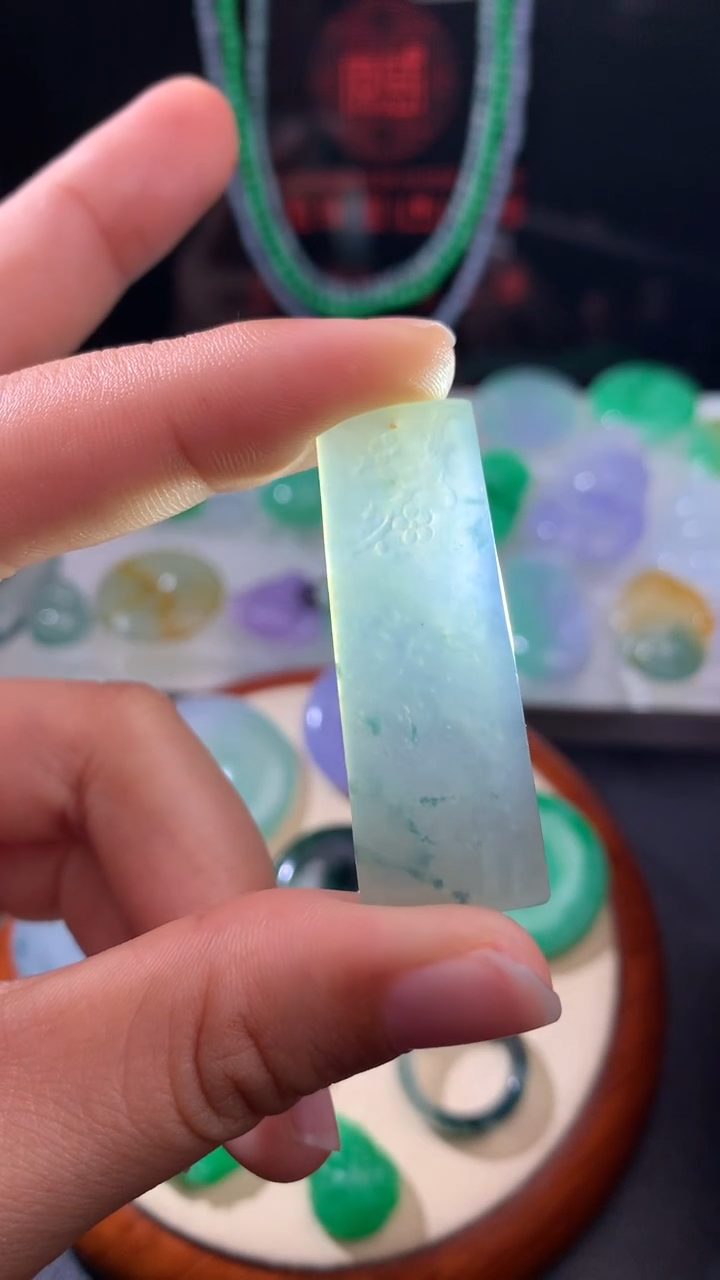 未镶嵌定制翡翠  