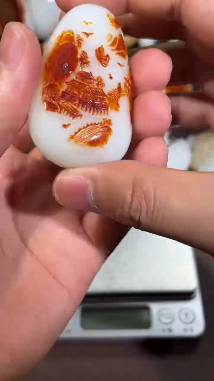 吊坠(不含链)未镶嵌和田玉厚***?吊坠