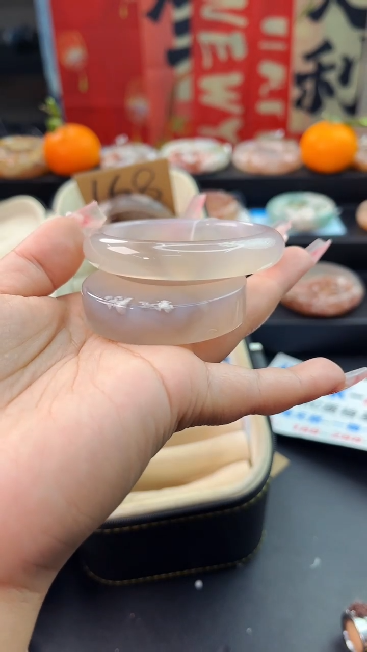 【闪购商品】石英质玉手镯未镶嵌赠送镯心（54圈口）