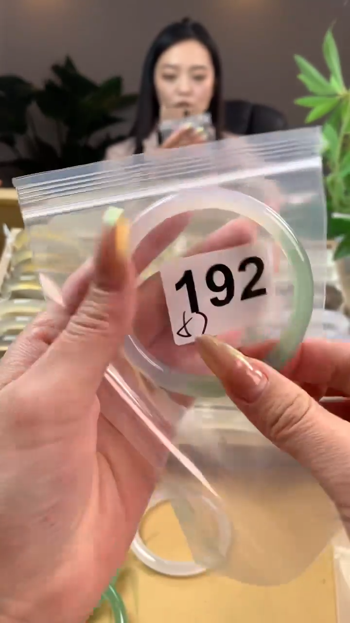 【闪购商品】玛瑙/玉髓手镯未镶嵌192