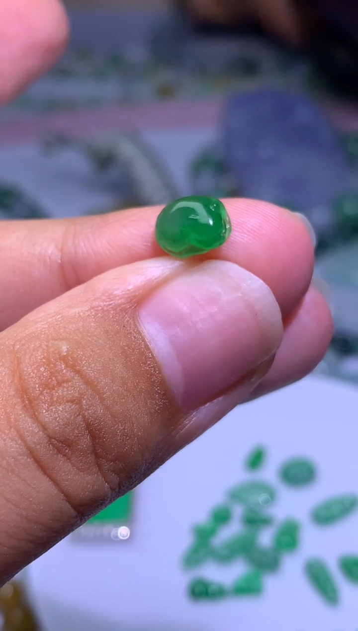 定制翡翠未镶嵌毛货