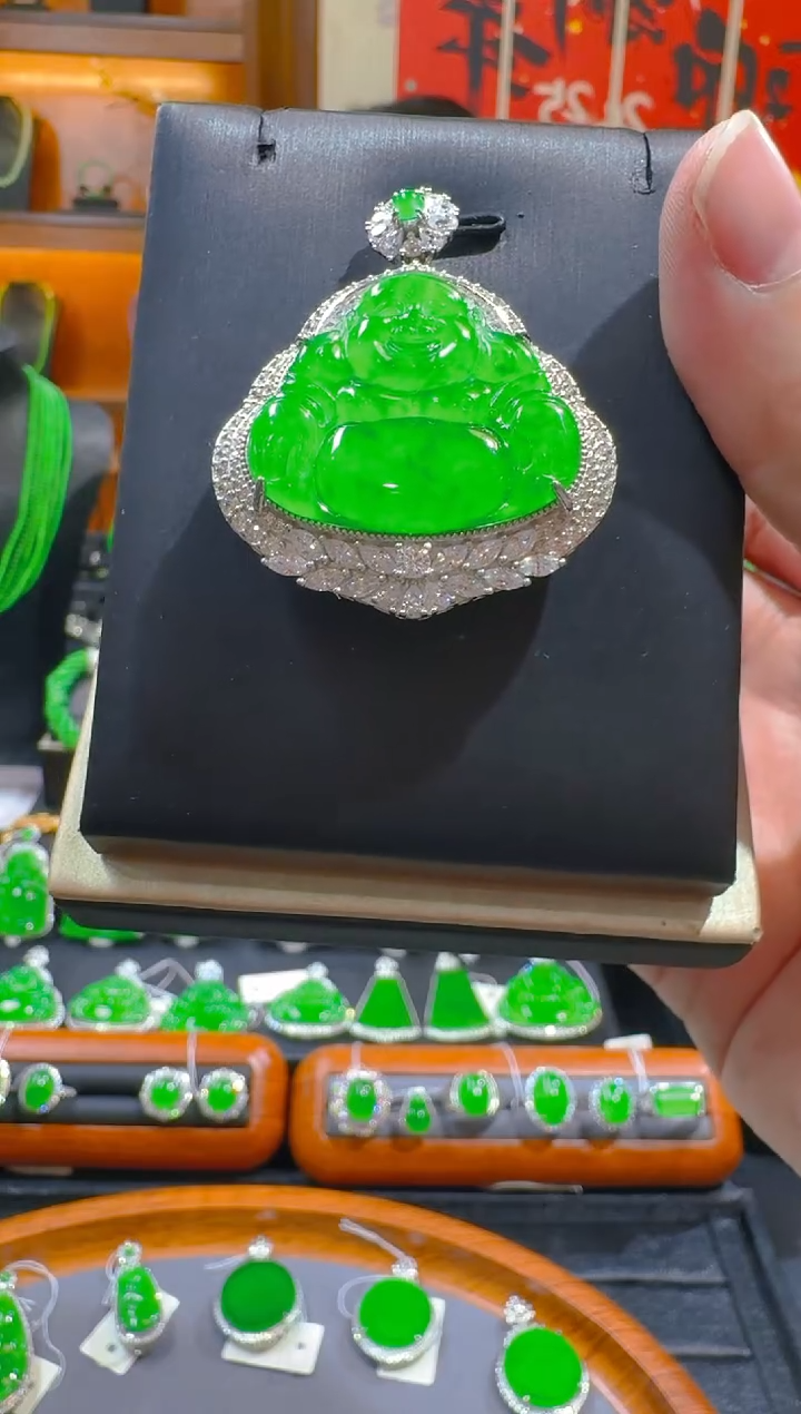 【闪购商品】翡翠吊坠(赠链)银S925镶嵌天然a货翡翠