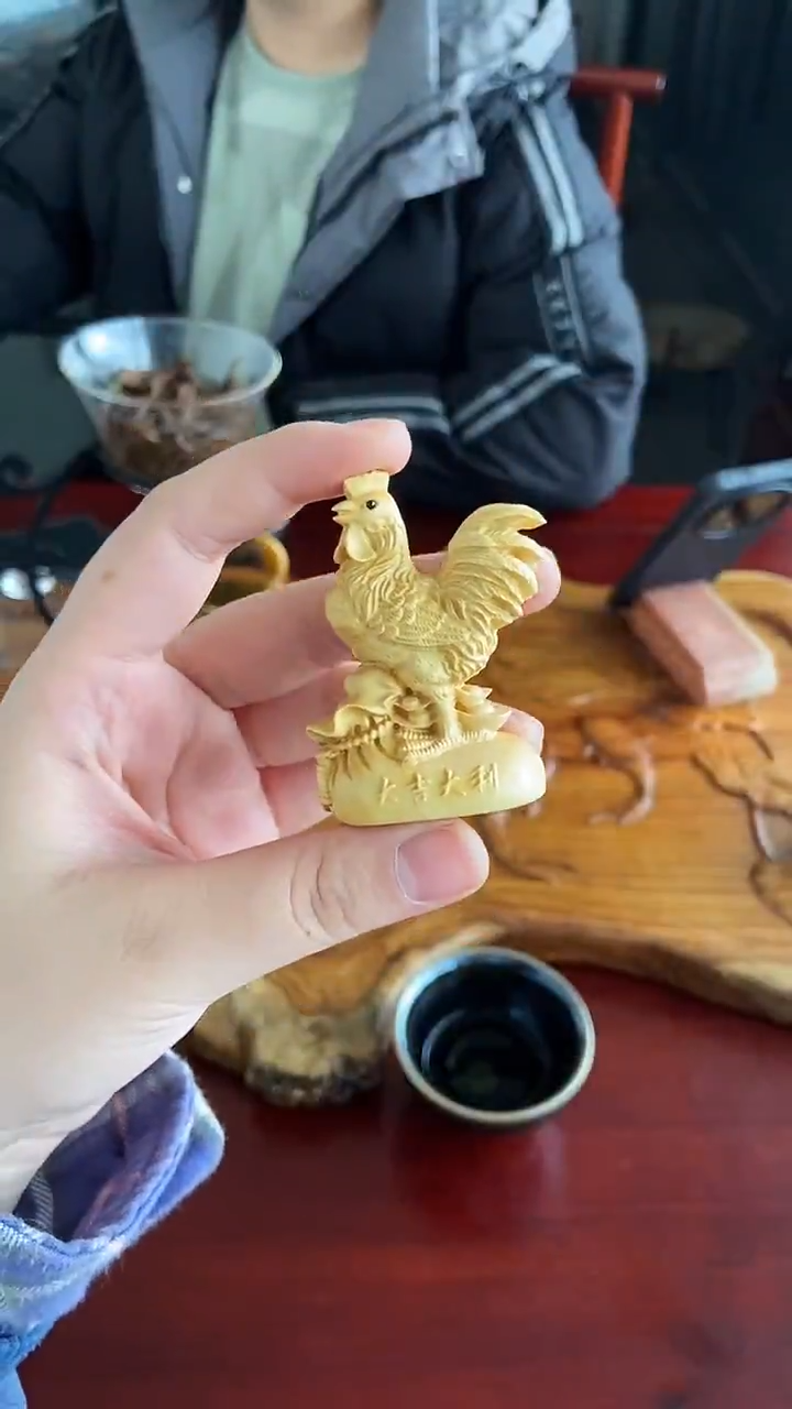 黄杨木生肖手把件