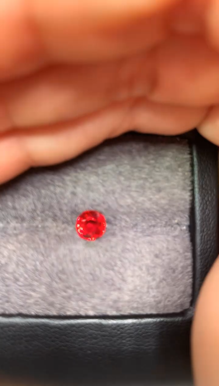 【闪购商品】定制尖晶石裸石未镶嵌圆切型 钒尖晶石 1.04ct