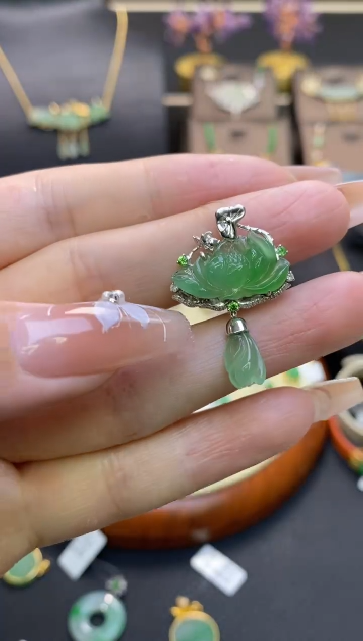 【闪购商品】翡翠颈饰18K金镶嵌净货12392