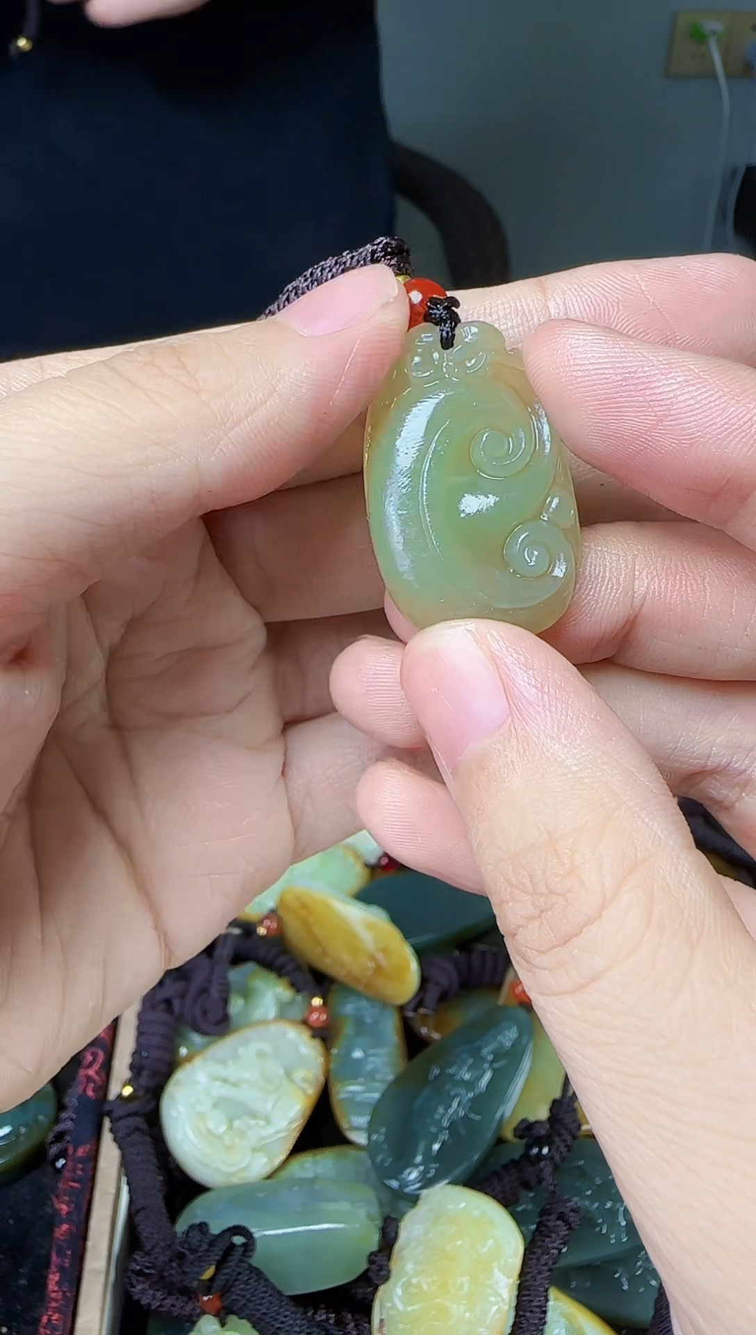 和田玉未镶嵌颈饰1