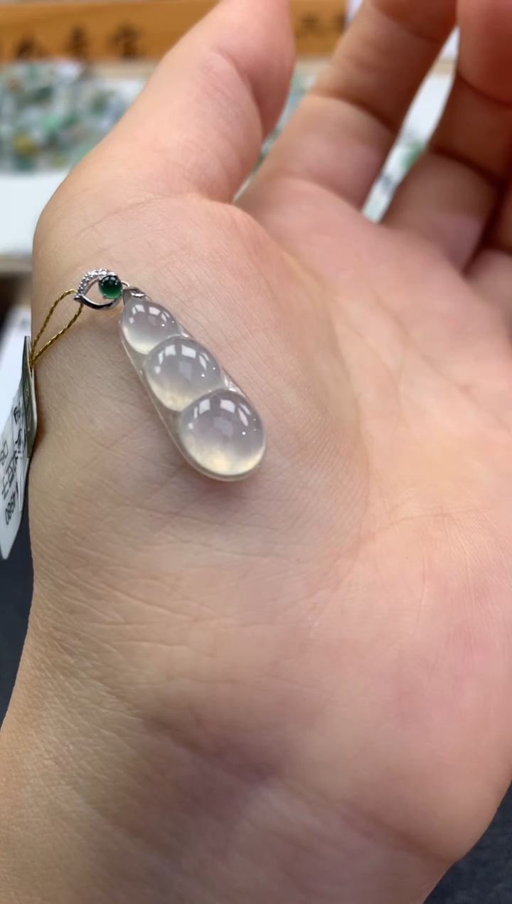 翡翠18K金镶嵌颈饰退货需吊牌标签完好