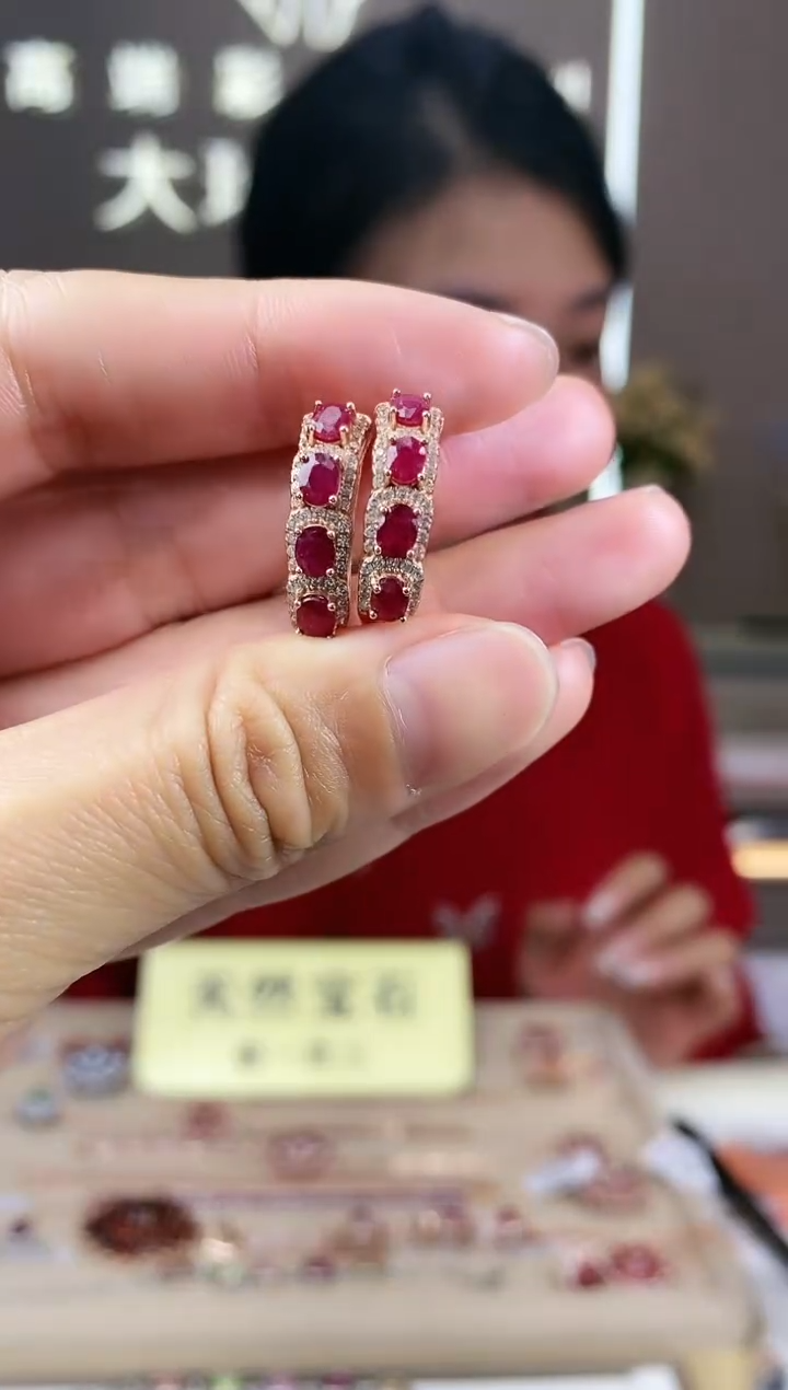 【闪购商品】红宝石耳饰银S925镶嵌耳饰