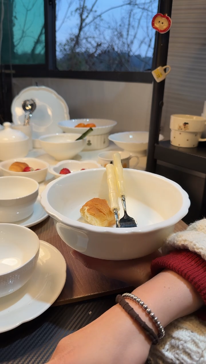 陶瓷8.5英寸MC花口厚胎汤碗不带勺叉