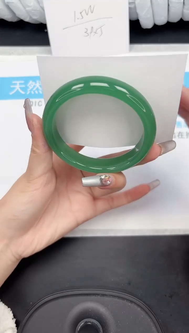 【闪购商品】石英质玉手镯未镶嵌285-63