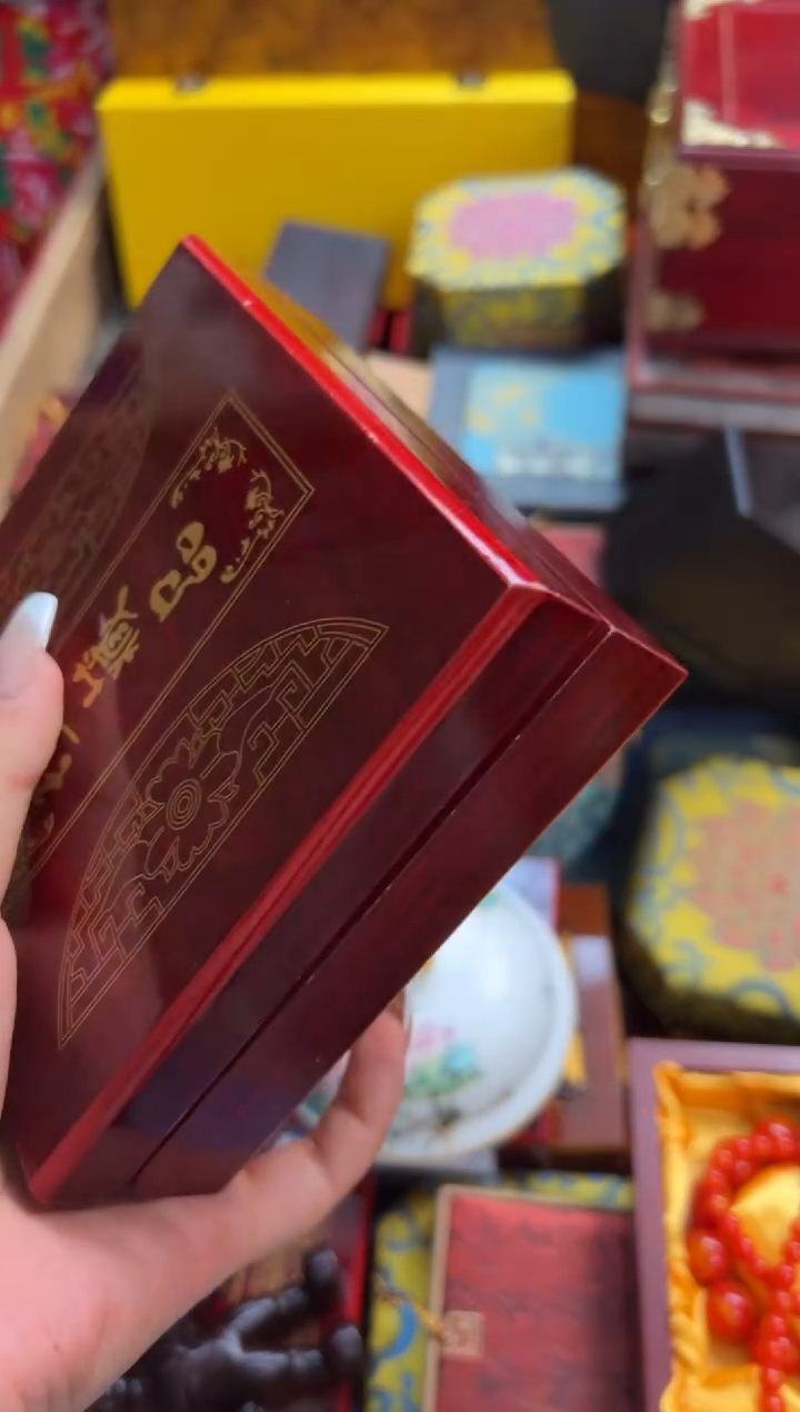 木--------瓷---------朱砂直切手串