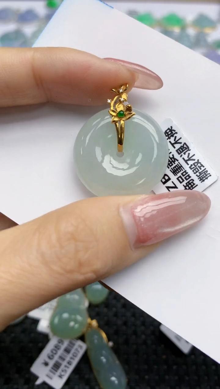 【闪购商品】翡翠挂件18K金镶嵌天然翡翠A货