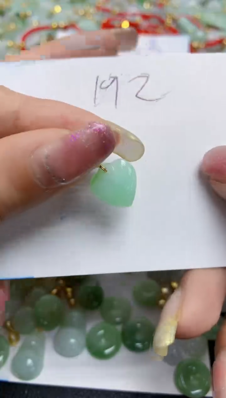 【闪购商品】翡翠颈饰合金天然翡翠A货