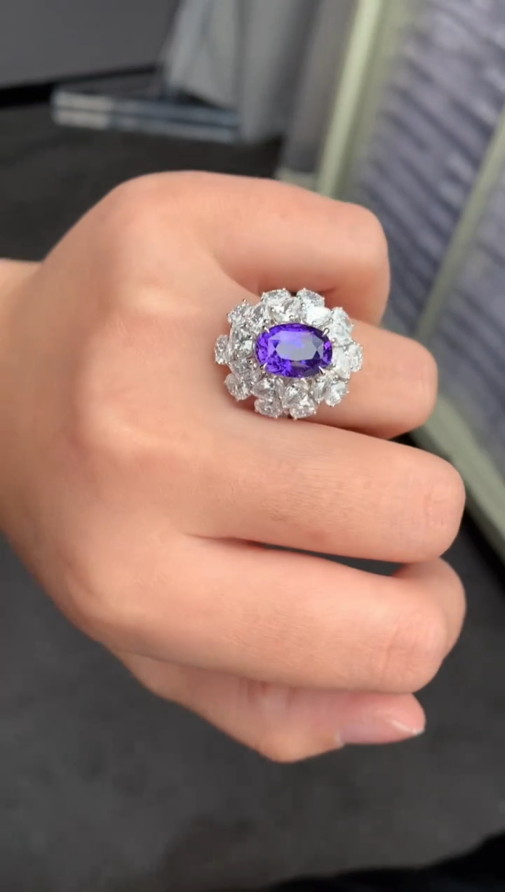 【闪购商品】彩色蓝宝石戒指18K金镶嵌5ct无烧紫蓝宝戒指