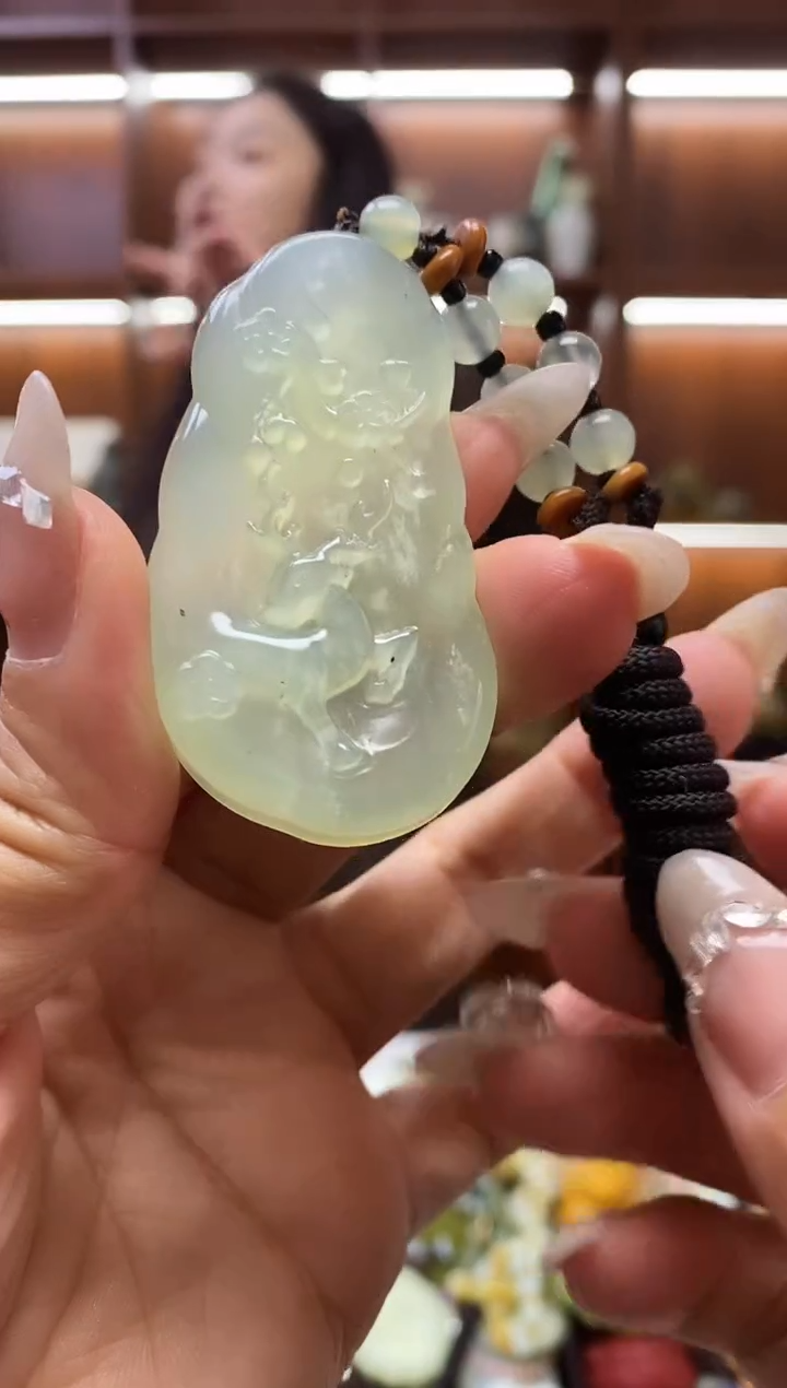 未镶嵌岫玉吊坠   