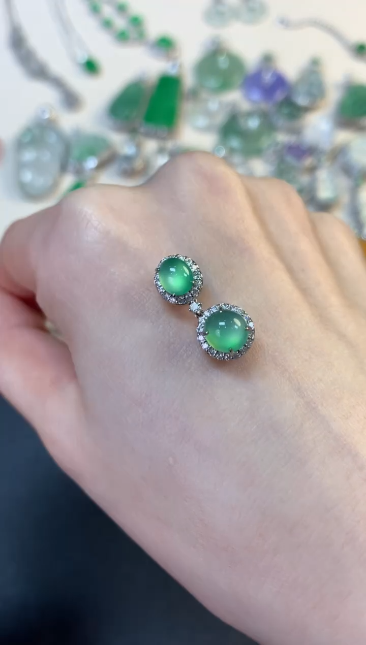 翡翠18K金镶嵌吊坠(不含链)蛋面吊坠6500