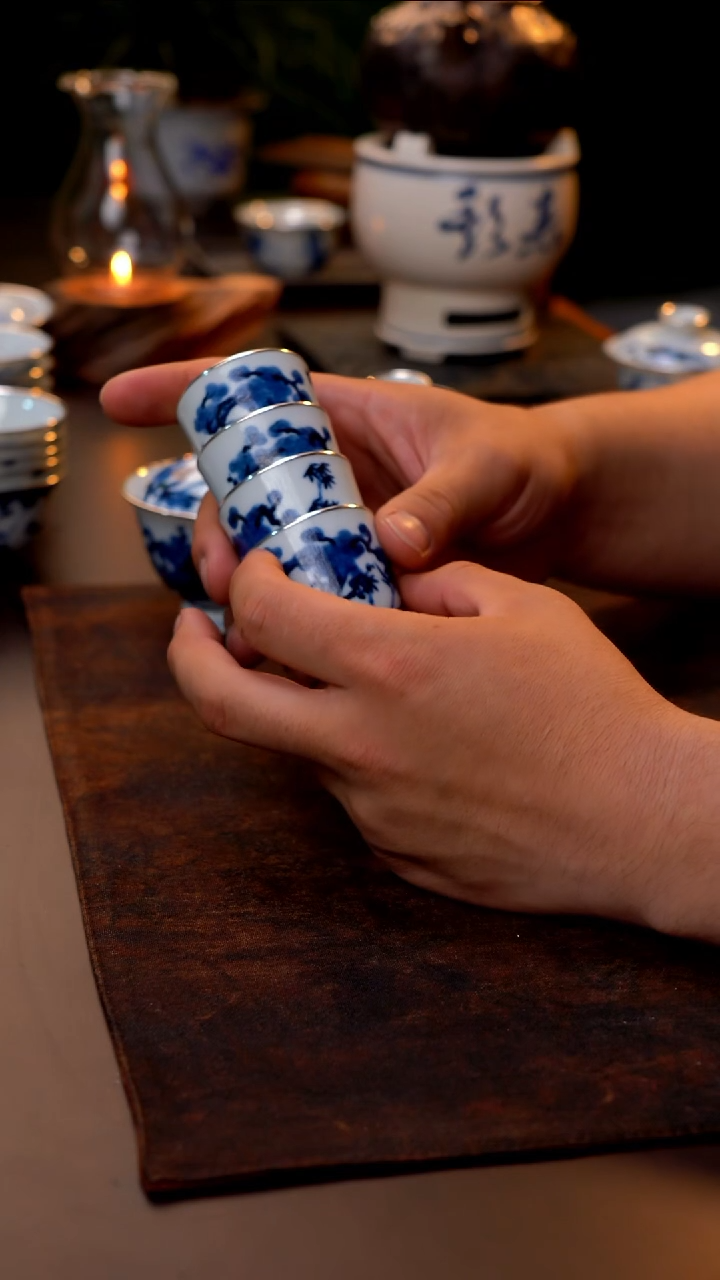 景德镇仿明青花手绘松竹梅主人杯包银口（单只）