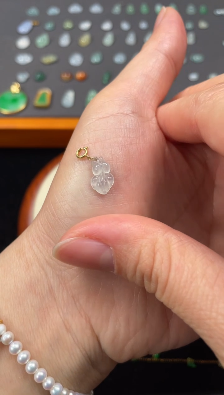 吊坠(不含链)18K金镶嵌翡翠一个JK668