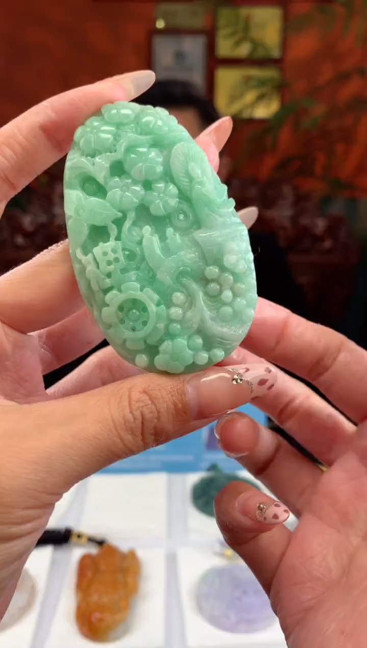 【闪购商品】定制翡翠未镶嵌挂件发货（拍一发一）