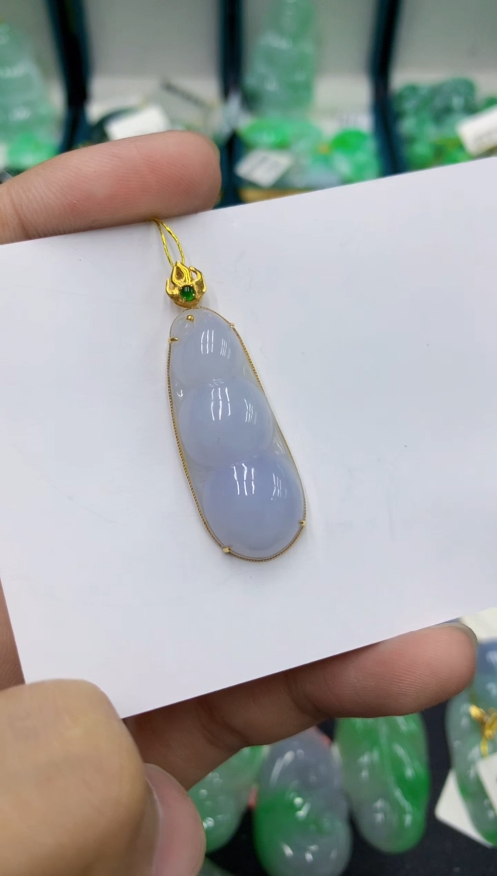 翡翠18K金镶嵌颈饰1111111111