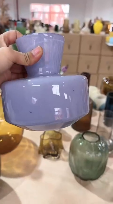 【闪购商品】玻璃紫色扁瓶