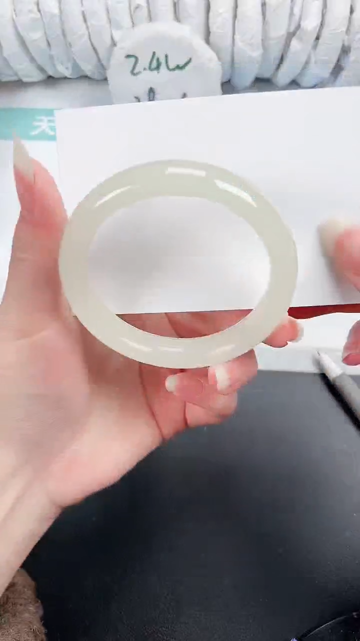 【闪购商品】石英质玉手镯未镶嵌166-56.2