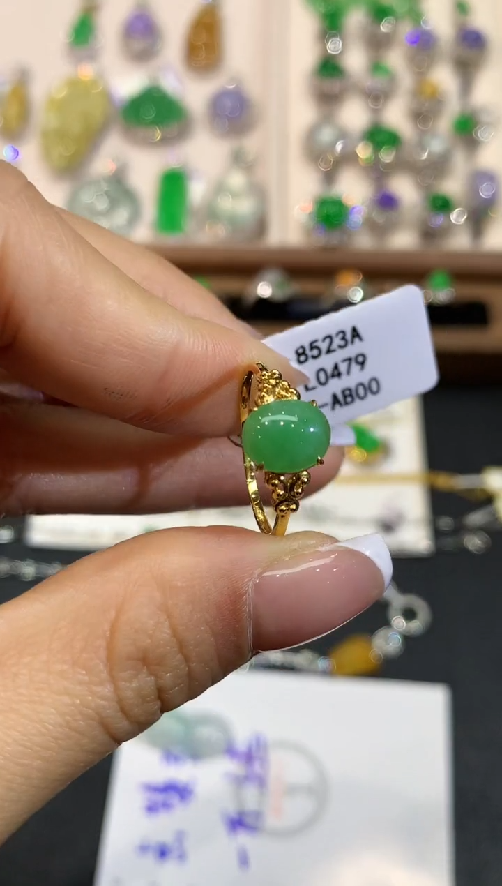 翡翠18K金镶嵌戒指L0479