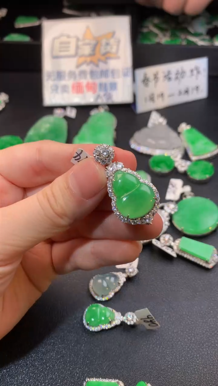 【闪购商品】翡翠颈饰银S925镶嵌翡翠