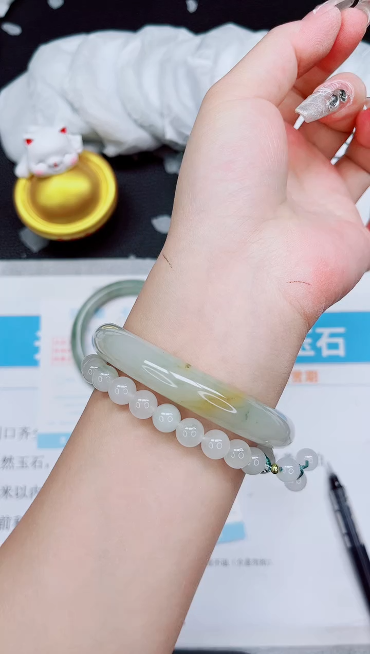 【闪购商品】石英质玉手镯未镶嵌274-62.6