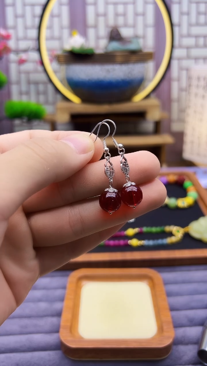 银S925镶嵌血珀耳饰E464