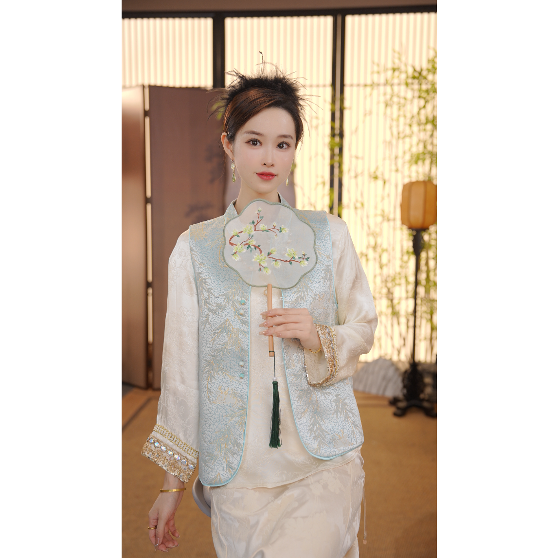 CJ【白鹿】2025新中式春复古改良旗袍蓝色玉石扣马甲YY2503061