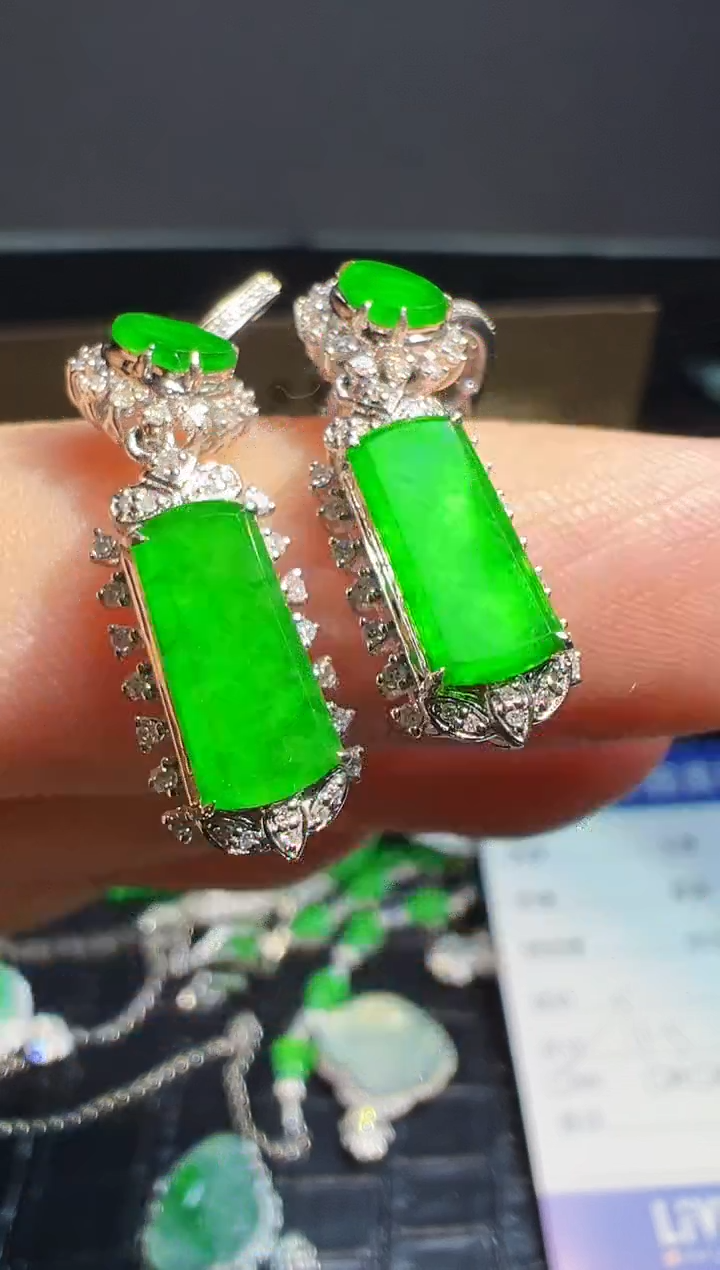 【闪购商品】翡翠耳饰18K金镶嵌翡翠回流