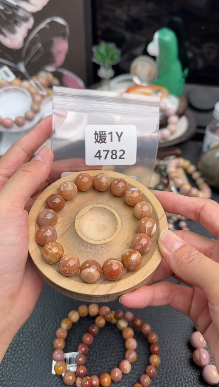 未镶嵌手链石英质玉8*81Y4782