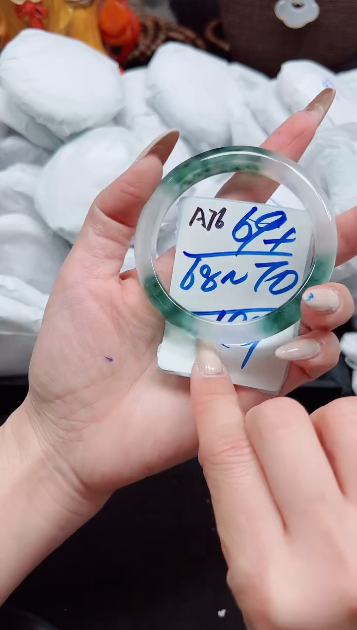 未镶嵌手镯石英质玉59圈口编号：A76