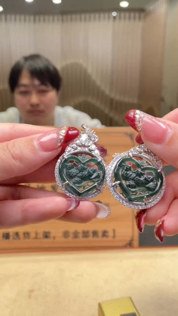 【闪购商品】翡翠颈饰未镶嵌多样性发货 (只发一件) *A23