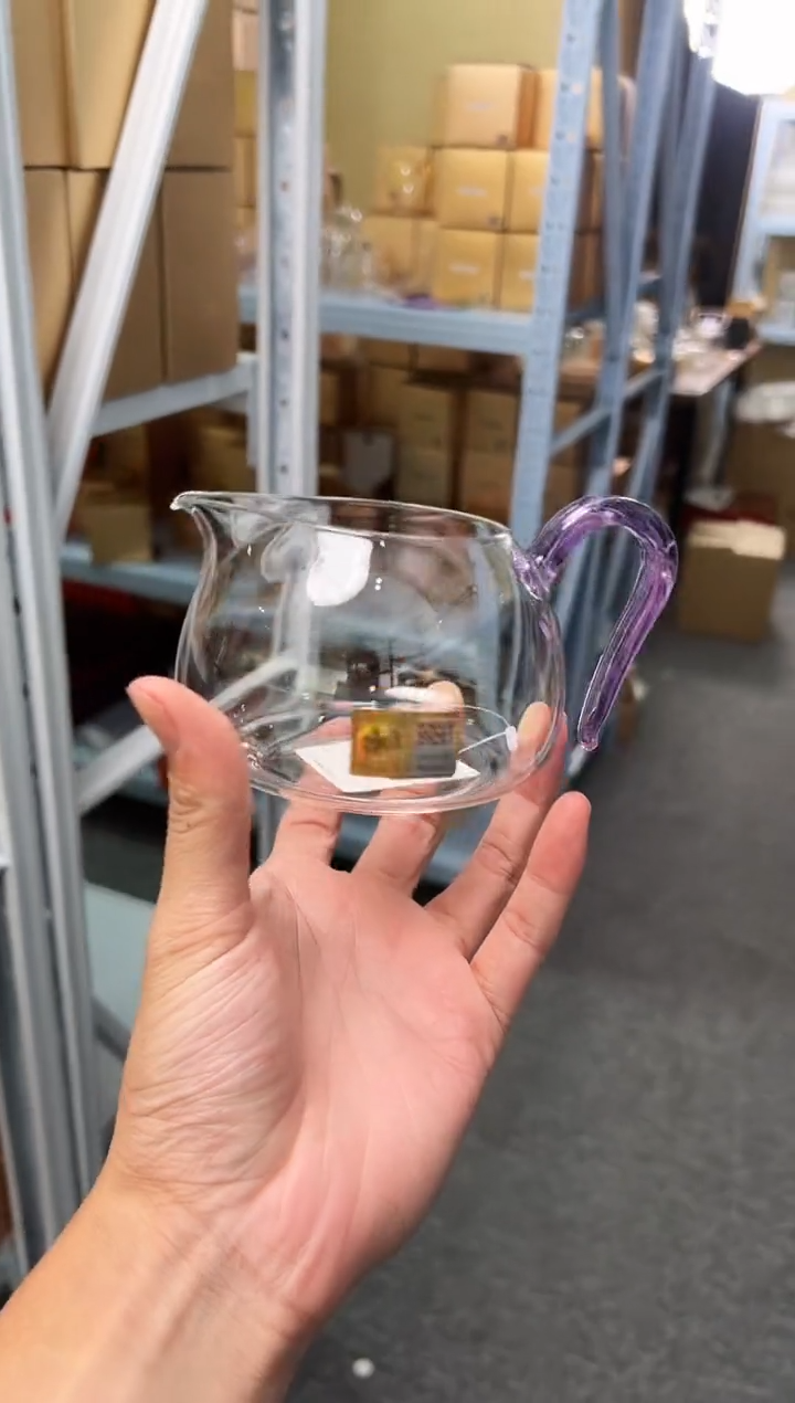 禾器淡然公道浅紫色