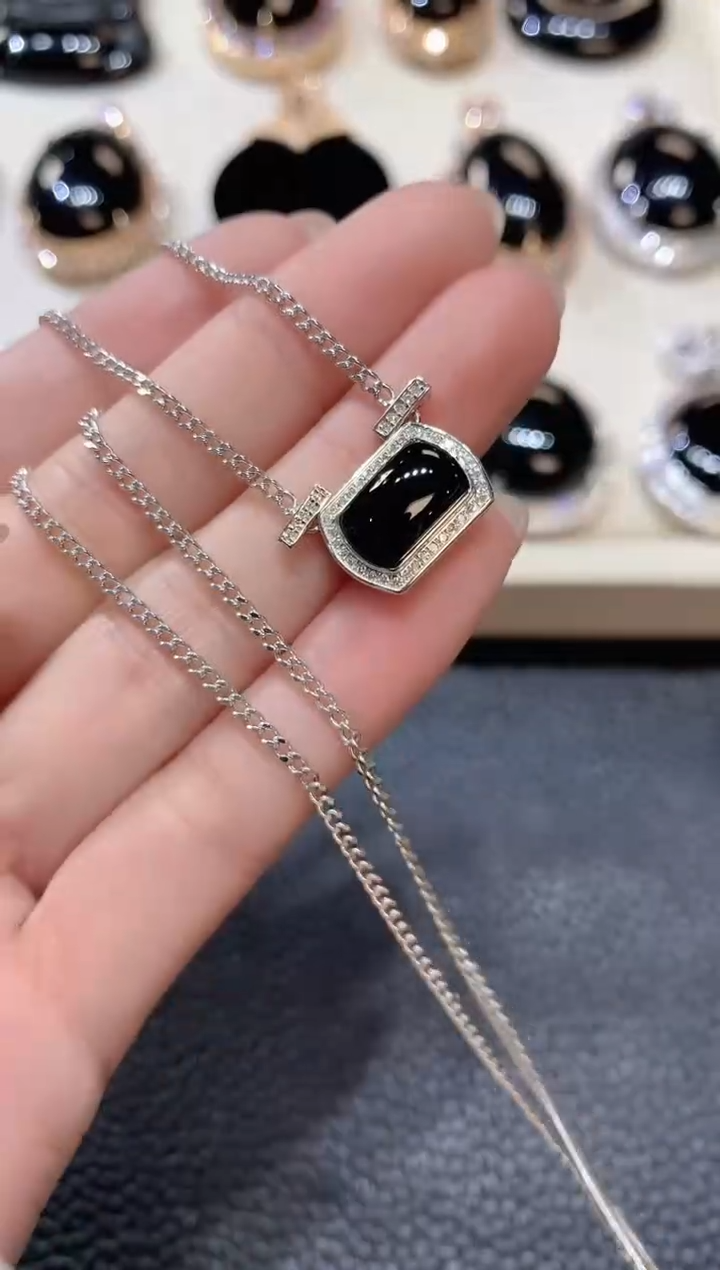 【闪购商品】翡翠套链18K金镶嵌D71墨翠