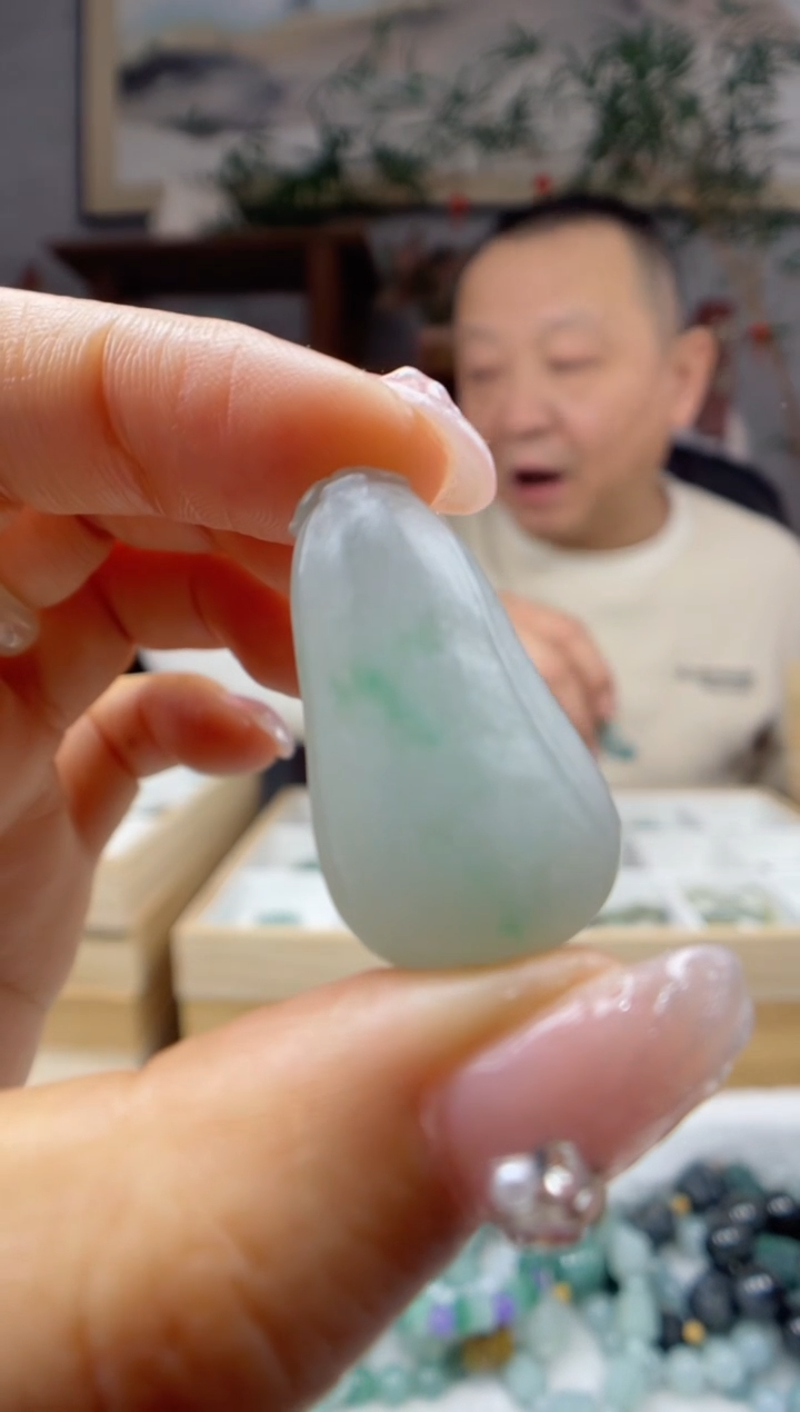 【闪购商品】定制翡翠未镶嵌呱呱