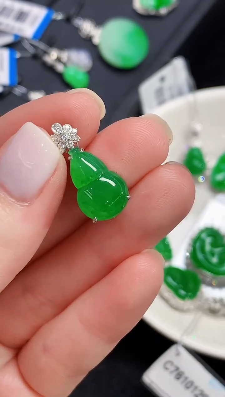 吊坠(不含链)18K金镶嵌翡翠CY多样性发其一