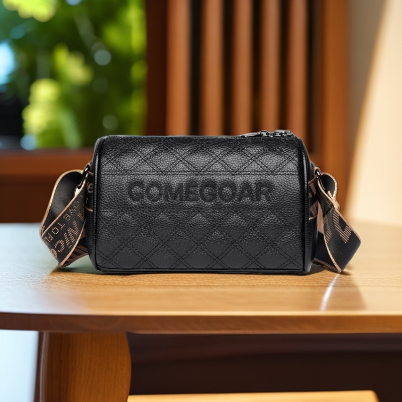 【专柜正品】秋季新款女包百休闲搭菱格绣线女士单肩斜跨包-B