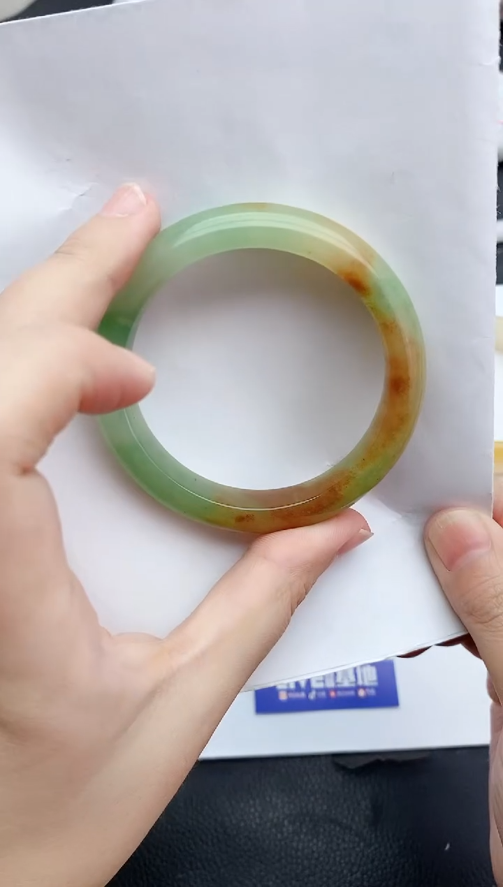 未镶嵌手镯石英质玉132+54.6