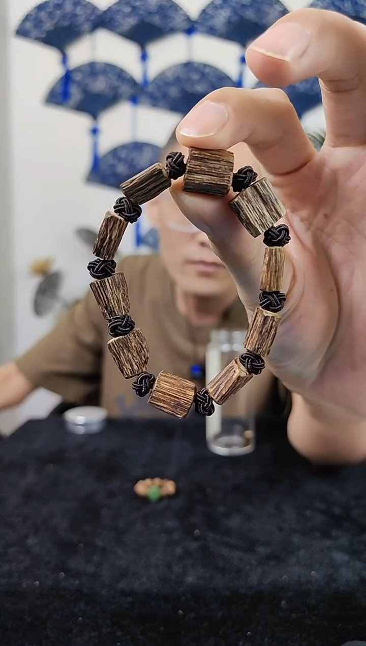 【闪购商品】沉香手串天然野达拉干随形单圈