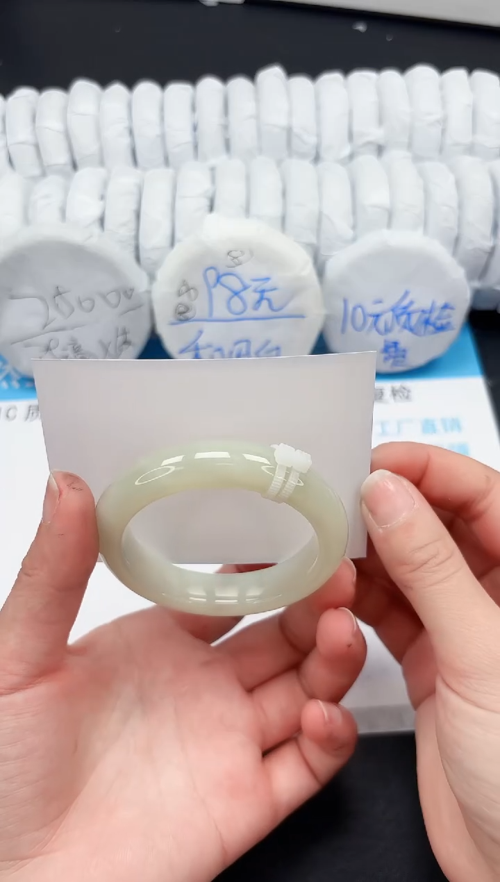 【闪购商品】和田玉手镯未镶嵌123-56.7