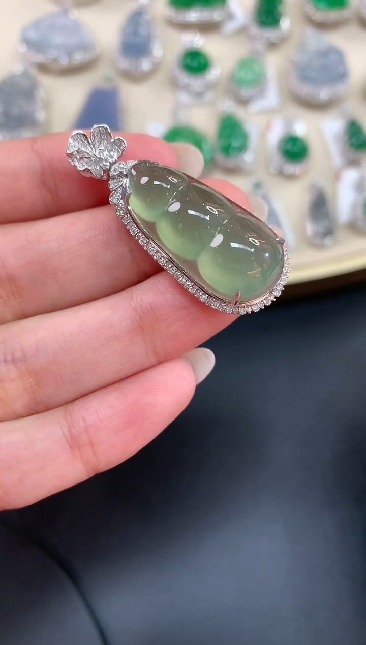 【闪购商品】翡翠吊坠(不含链)18K金镶嵌A709|11800