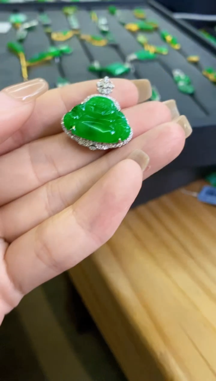 【闪购商品】翡翠颈饰18K金镶嵌吊坠