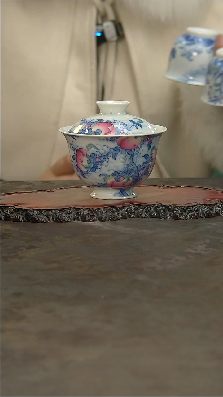 【闪购商品】青花手绘桃子盖碗