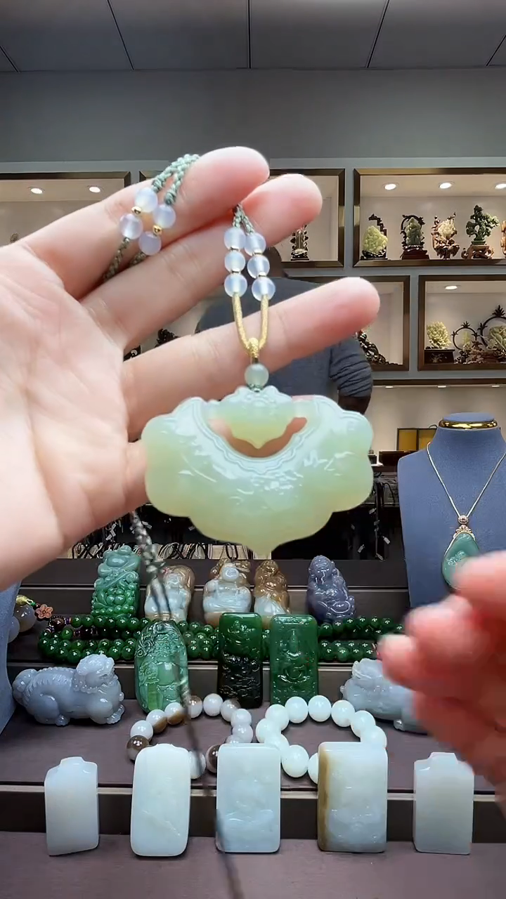 【闪购商品】和田玉颈饰未镶嵌苏