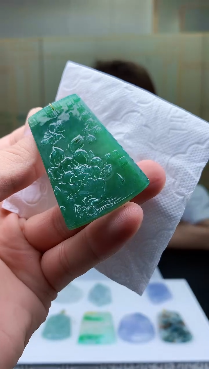 【闪购商品】定制翡翠未镶嵌4868bb-毛货挂件