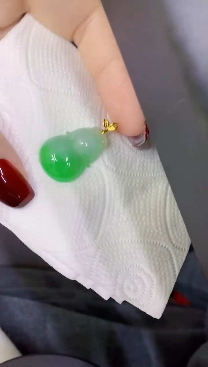 颈饰18K金镶嵌翡翠缅甸天然翡翠A货